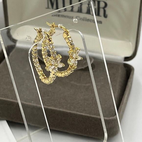 NOLAN MILLER Signed Flower Crystal Clear Bling CZ Gold tone Hoop Earrings New - Picture 4 of 12